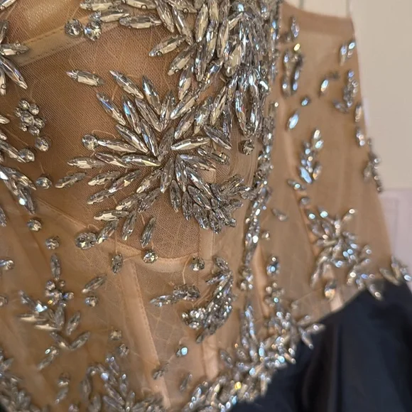 MAC DUGGAL
Strapless Embellished Bustier Ball Gown - Picture 5 of 16